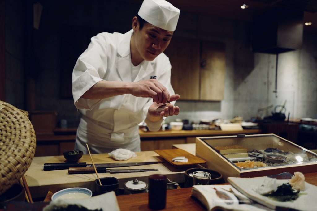 Personnel de maison. Chef privé, nanny, jardinier privé, chauffeur privé, majordome privé, assistante personnelle, couple gardien, en Suisse. Genève, Nyon, Morges, Lausanne, Montreux, Verbier, Villars-sur-Ollon, Valais, Gstaad, Chateau d'Oex